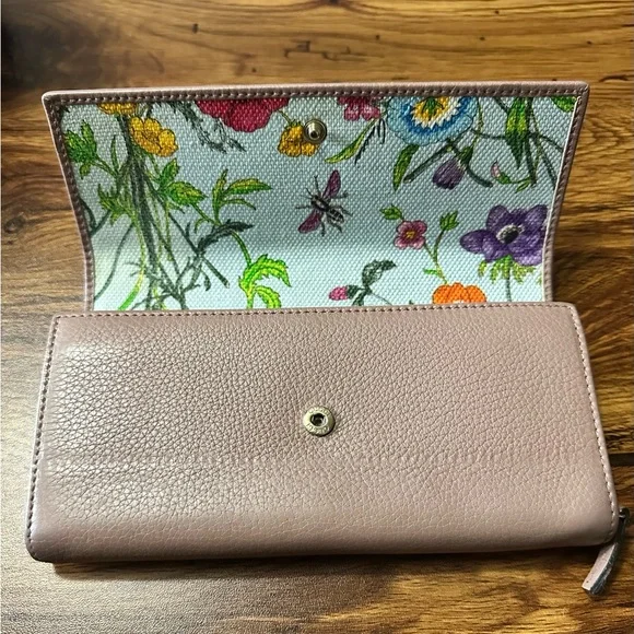 GUCCI pink calfskin wallet - Picture 3 of 9